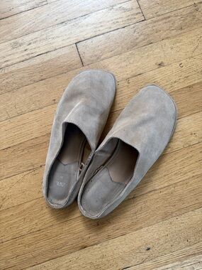 ZARA Men's Suede Slip-On Loafers in Light Beige